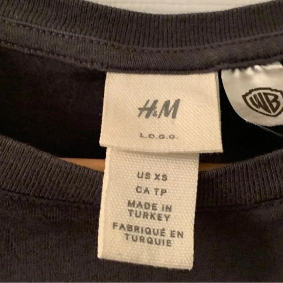 H&M x Warner Bros. Friends Graphic  Tee - Picture 5 of 5